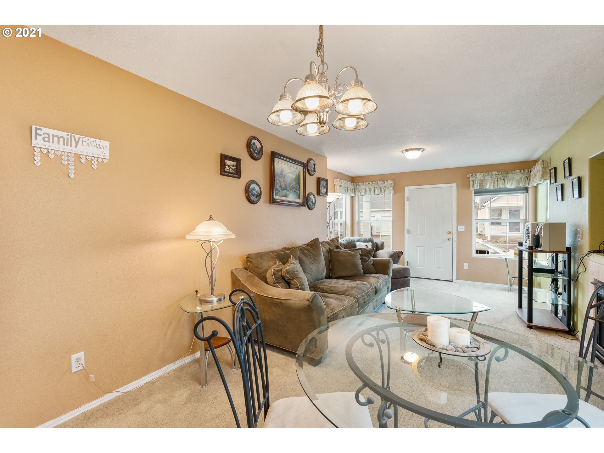 946 Southwest Junction Place Gresham, OR 97080 - Photo 5 of 24 Gallery Image 5