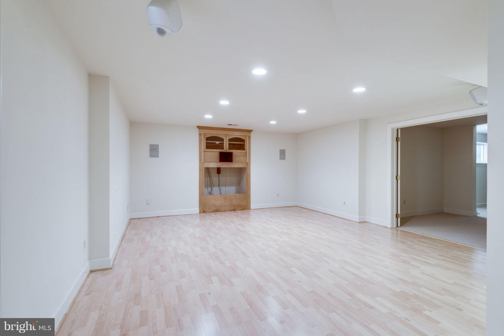 12029 Creekbend Drive Reston, VA 20194 - Photo 35 of 47 Basement - Entertainment / Recreation Room