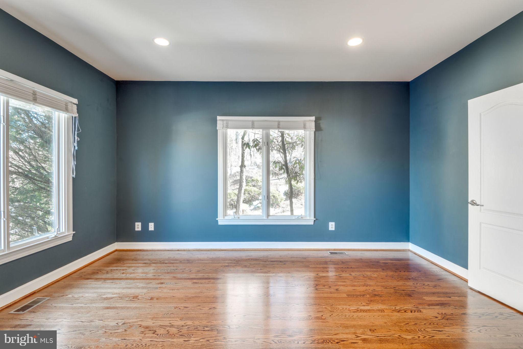 12029 Creekbend Drive Reston, VA 20194 - Photo 10 of 47 Office / Library