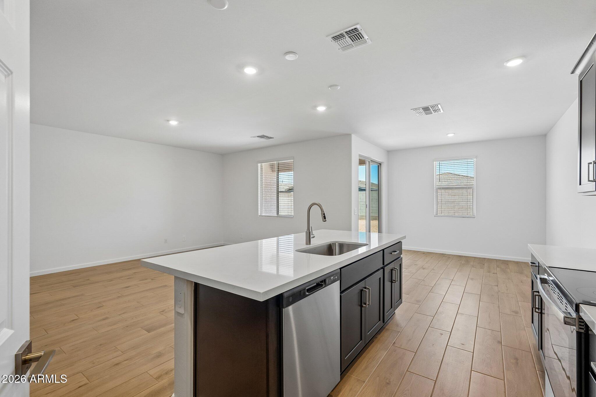 9540 West Gaby Road Tolleson, AZ 85353 - Photo 9 of 43 12-web-or-mls-W Gaby Rd-S0107-012