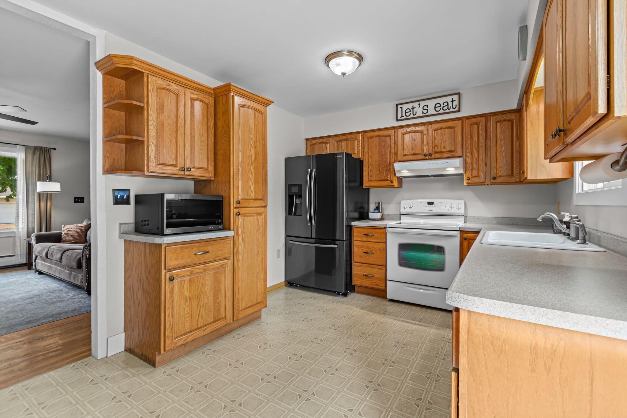 274 Greeley Street Berlin, WI 54923 - Photo 12 of 44 Kitchen/Living Room