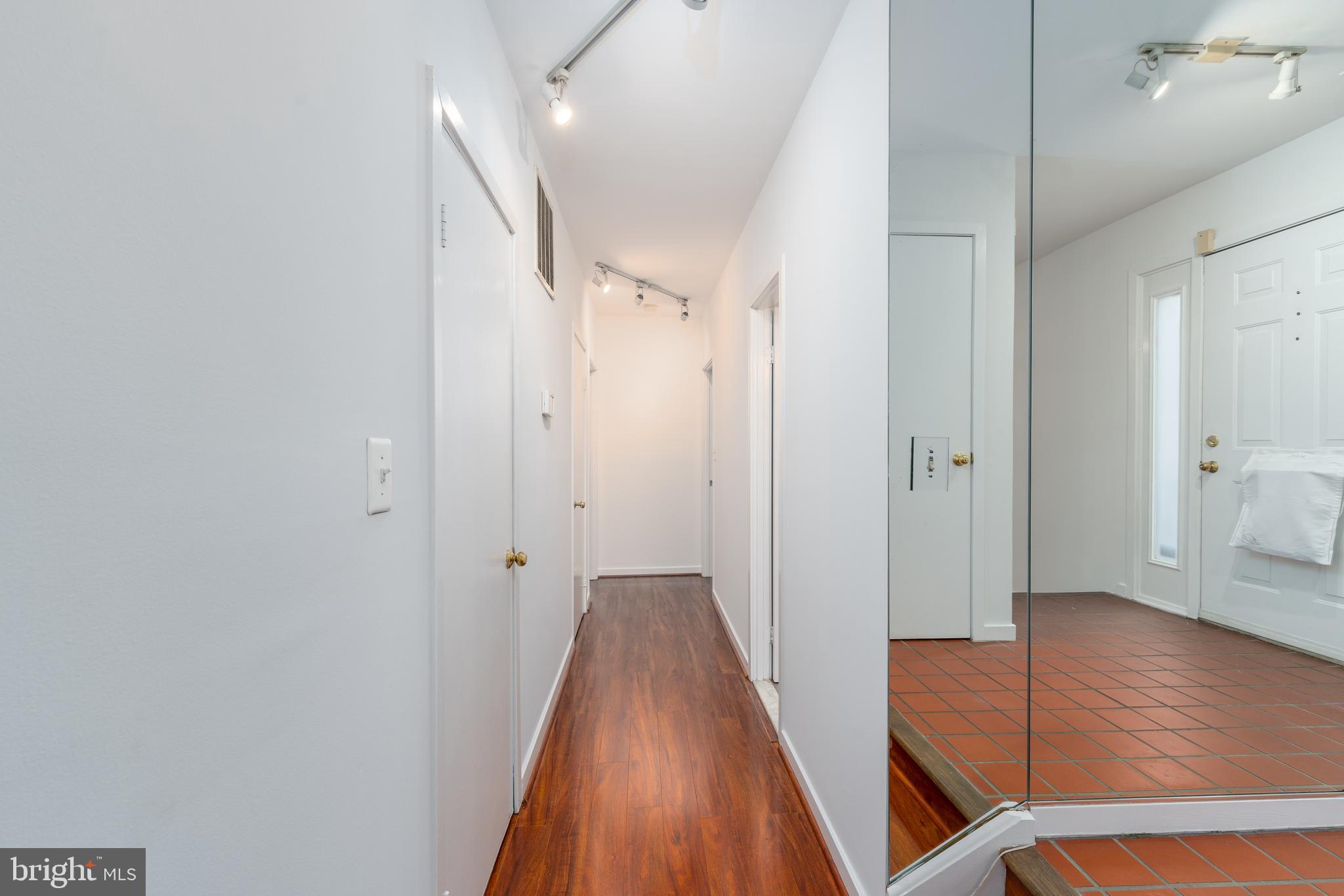 104 West Barre Street, Unit R 46 Baltimore, MD 21201 - Photo 10 of 18 Hallway to Bedrooms & Baths