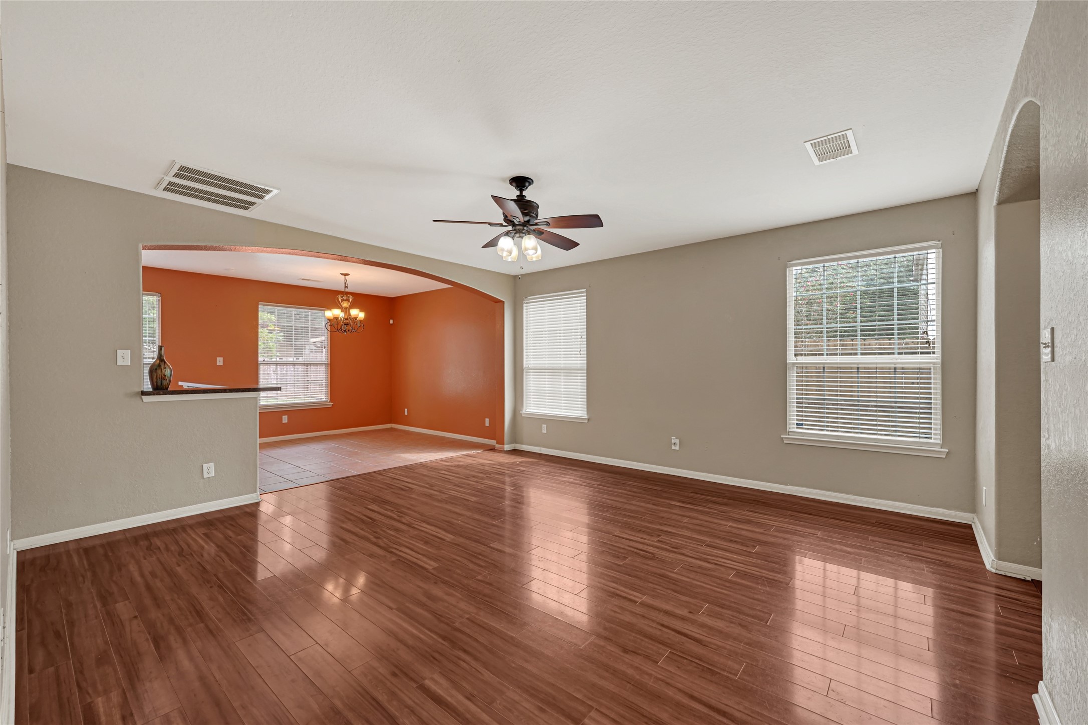 9429 Lambright Road Houston, TX 77075 - Photo 9 of 29 Gallery Image 9