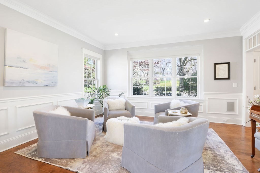 143 Falcon Street Needham, MA 02492 - Photo 4 of 42 Gallery Image 4