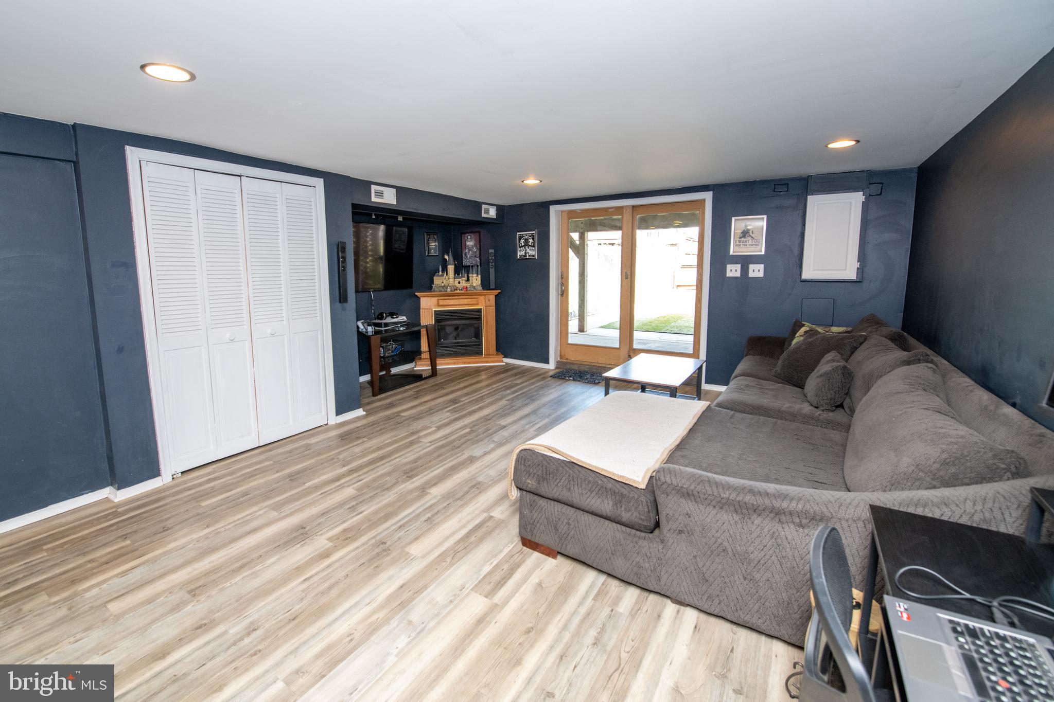 3139 Holly Road Philadelphia, PA 19154 - Photo 36 of 49