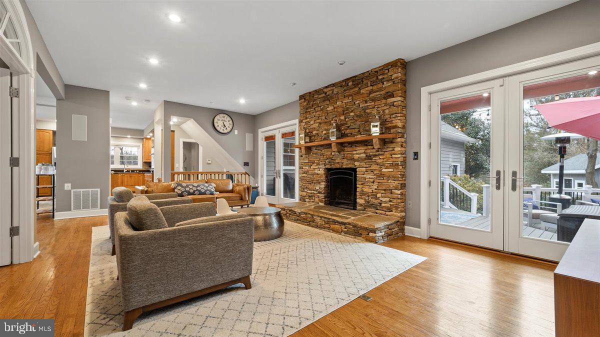 6658 Whitegate Road Clarksville, MD 21029 - Photo 22 of 54 Family Room