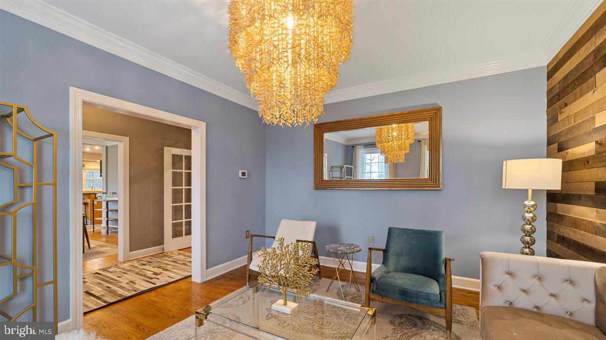 6658 Whitegate Road Clarksville, MD 21029 - Photo 24 of 54 Living Room