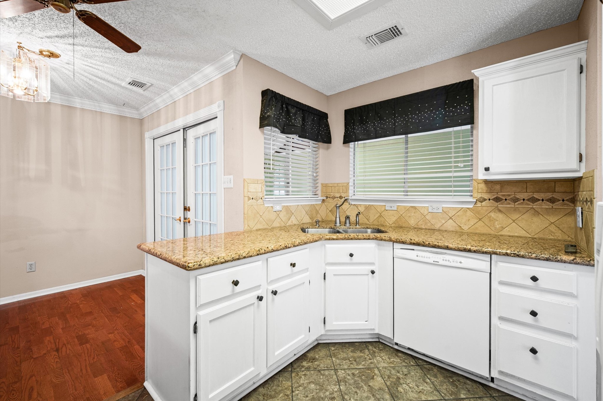 6903 Bullinger Drive Spring, TX 77379 - Photo 14 of 27 Kitchen is Open to the Breakfast