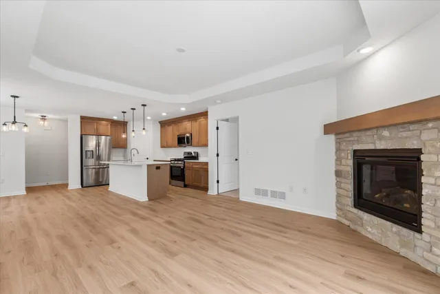 $399,900 | 508 Hunter Oaks Boulevard, Unit 902, Watertown, WI 53094