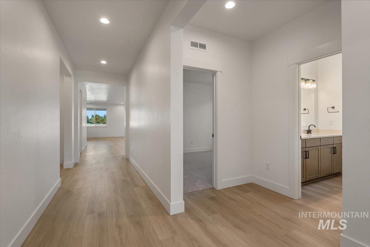 558 East Lockhart Street Meridian, ID 83646 - Photo 4 of 38