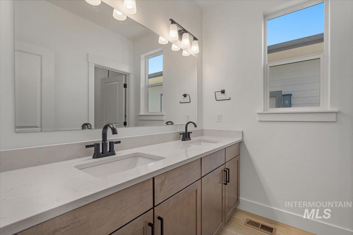 558 East Lockhart Street Meridian, ID 83646 - Photo 7 of 38