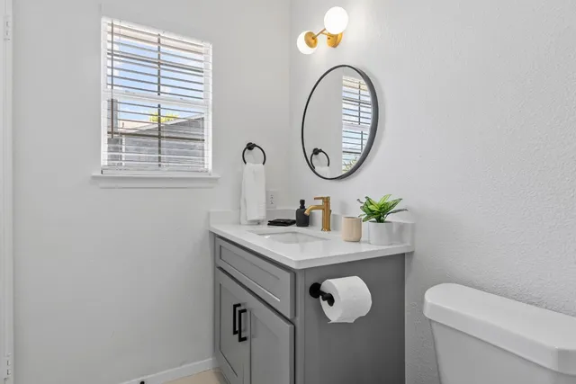 $2,700 | 2101 Kirksey Drive, Unit A, Austin, TX 78741