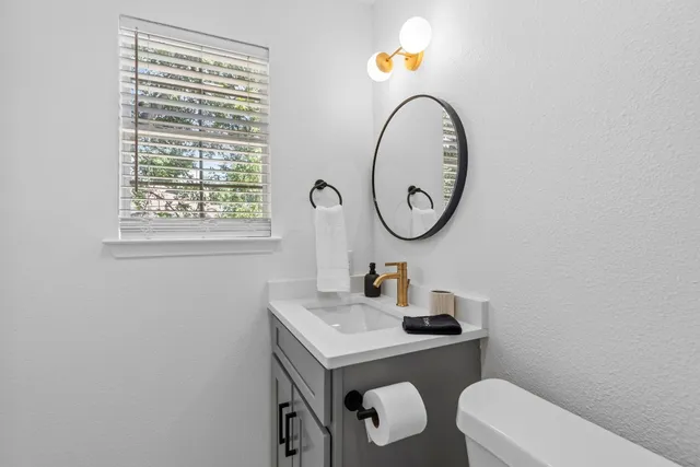 $2,700 | 2101 Kirksey Drive, Unit A, Austin, TX 78741