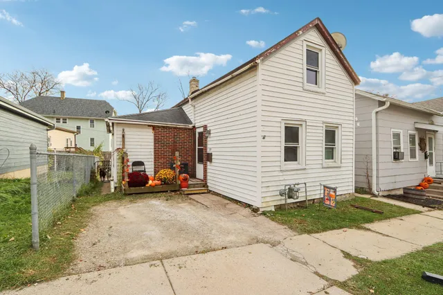 $134,900 | 119 Emerald Street, Watertown, WI 53098