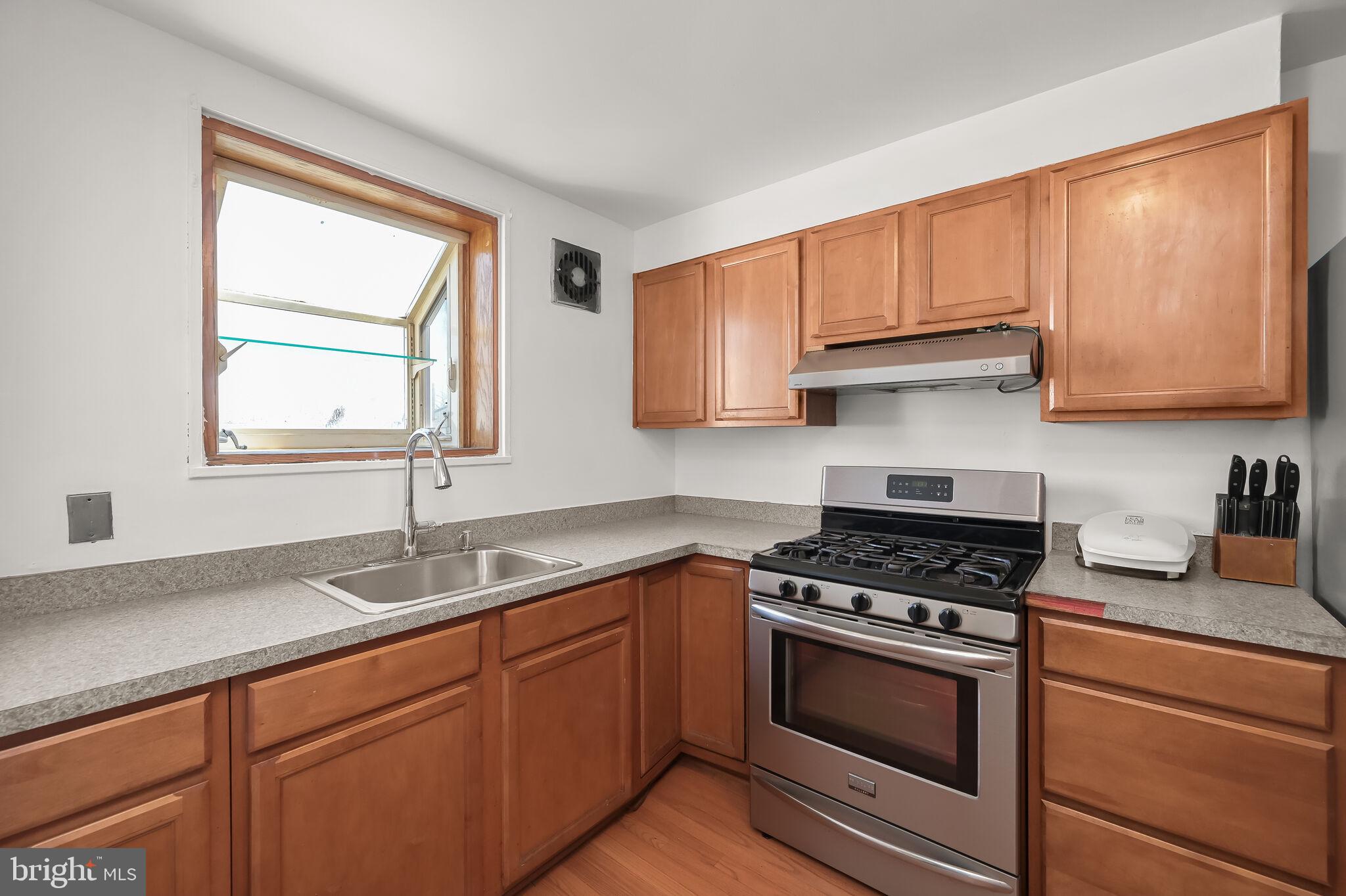 5305 Lothian Road Baltimore, MD 21212 - Photo 13 of 37 Kitchen