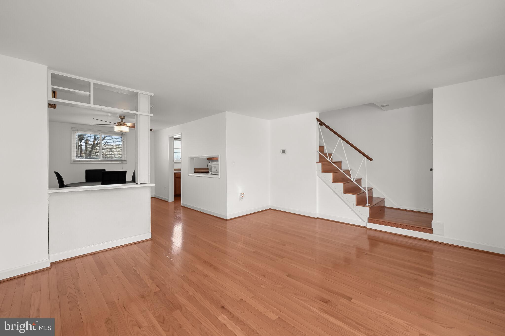 5305 Lothian Road Baltimore, MD 21212 - Photo 5 of 37 Living Room