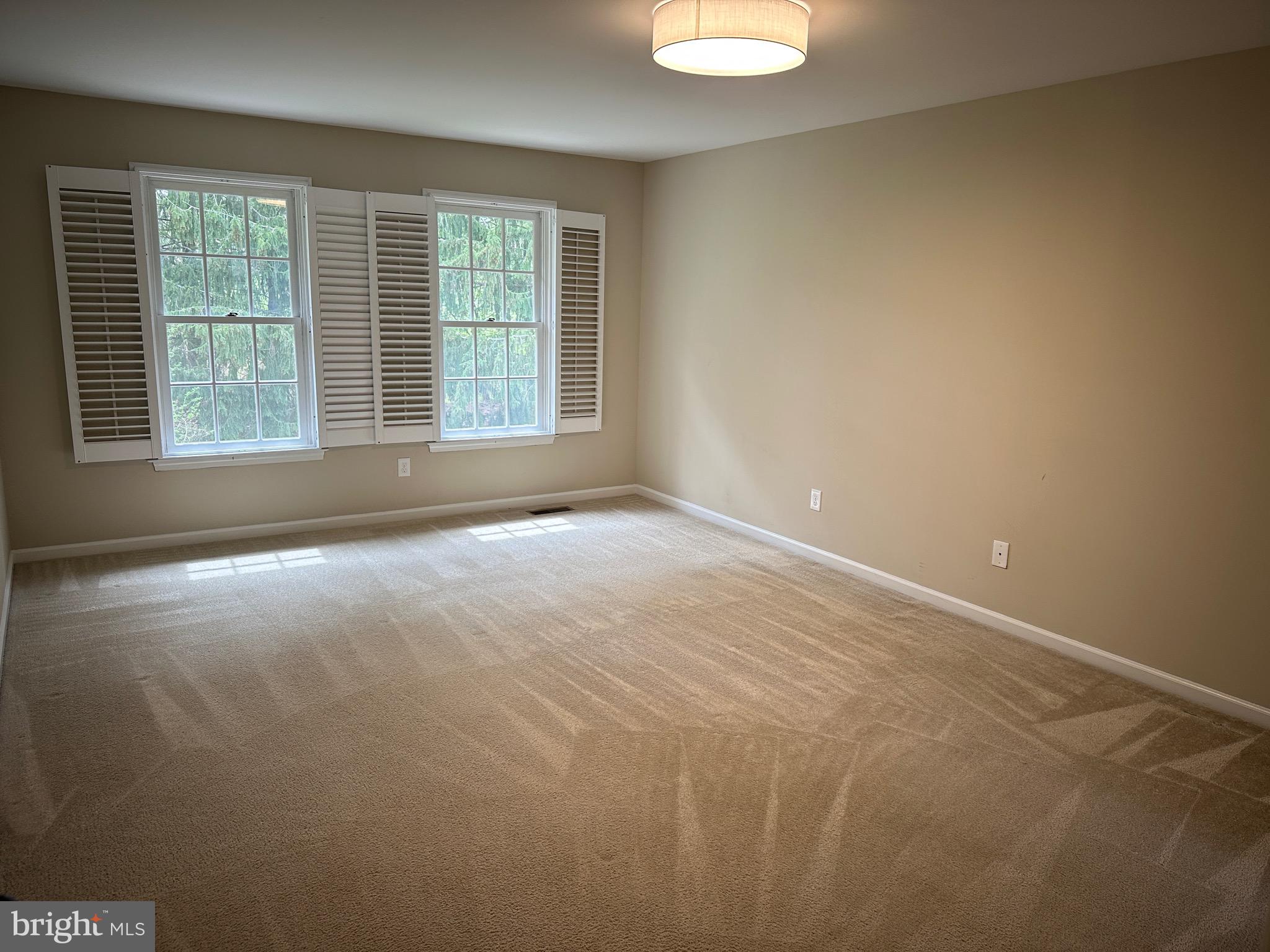 418 Waynesbrooke Road Berwyn, PA 19312 - Photo 16 of 30 an empty room with a window
