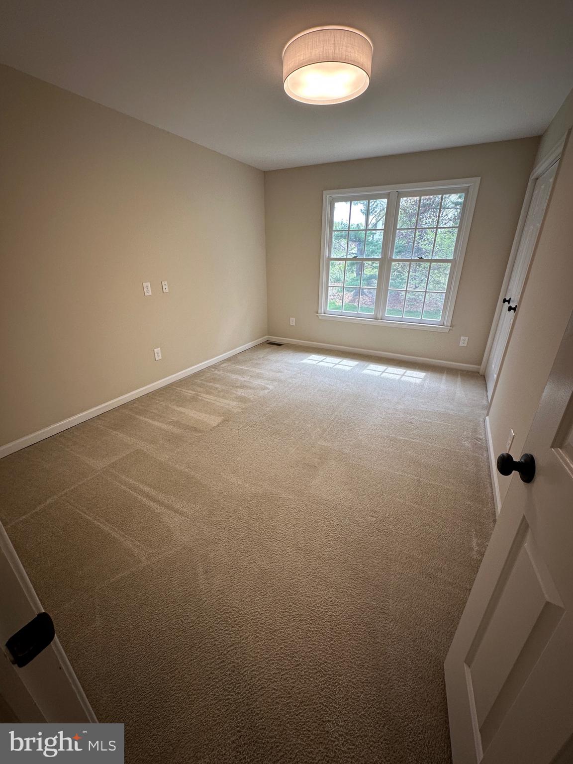 418 Waynesbrooke Road Berwyn, PA 19312 - Photo 25 of 30 an empty room with a window