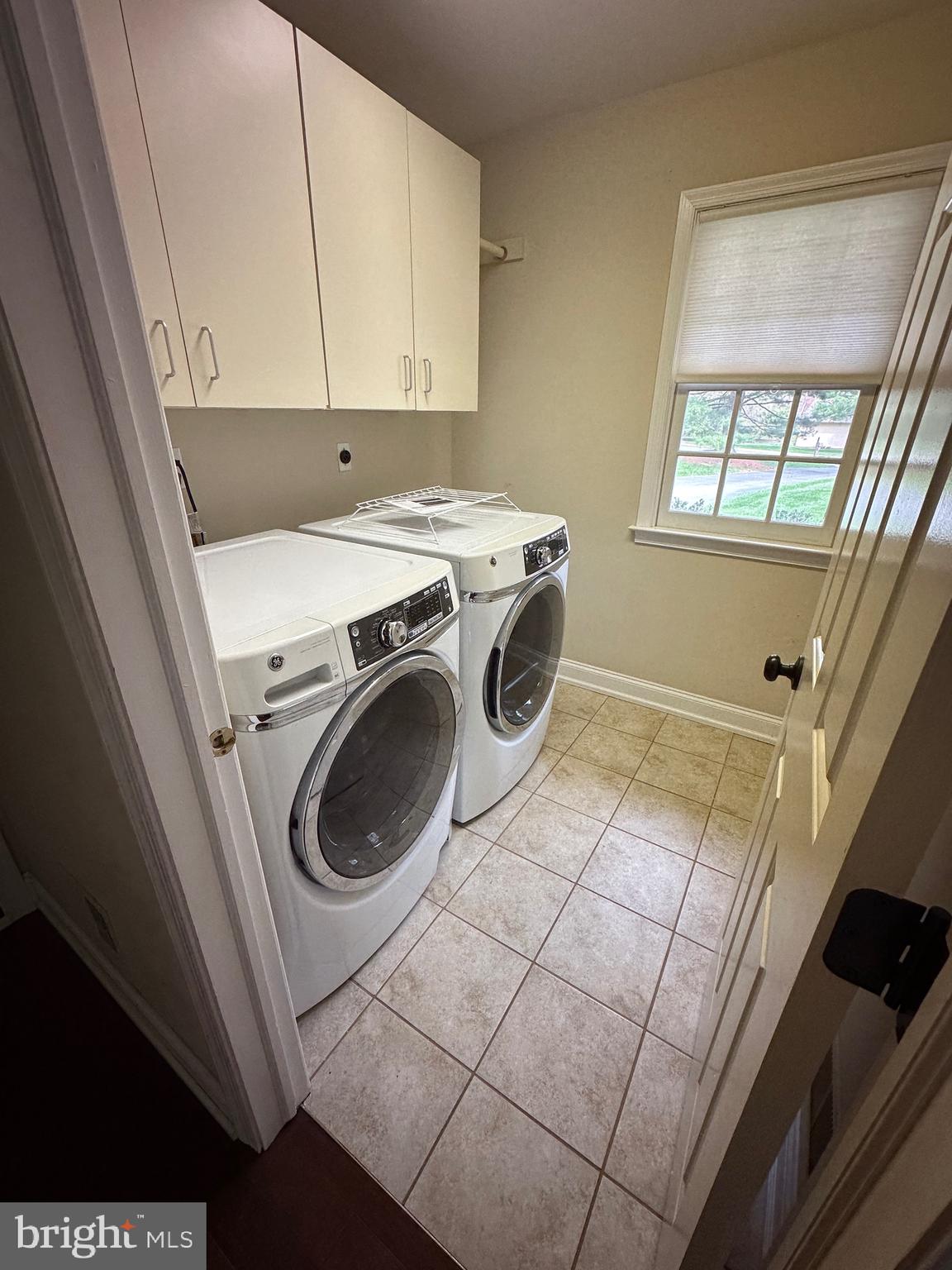418 Waynesbrooke Road Berwyn, PA 19312 - Photo 30 of 30 a utility room with dryer and washer