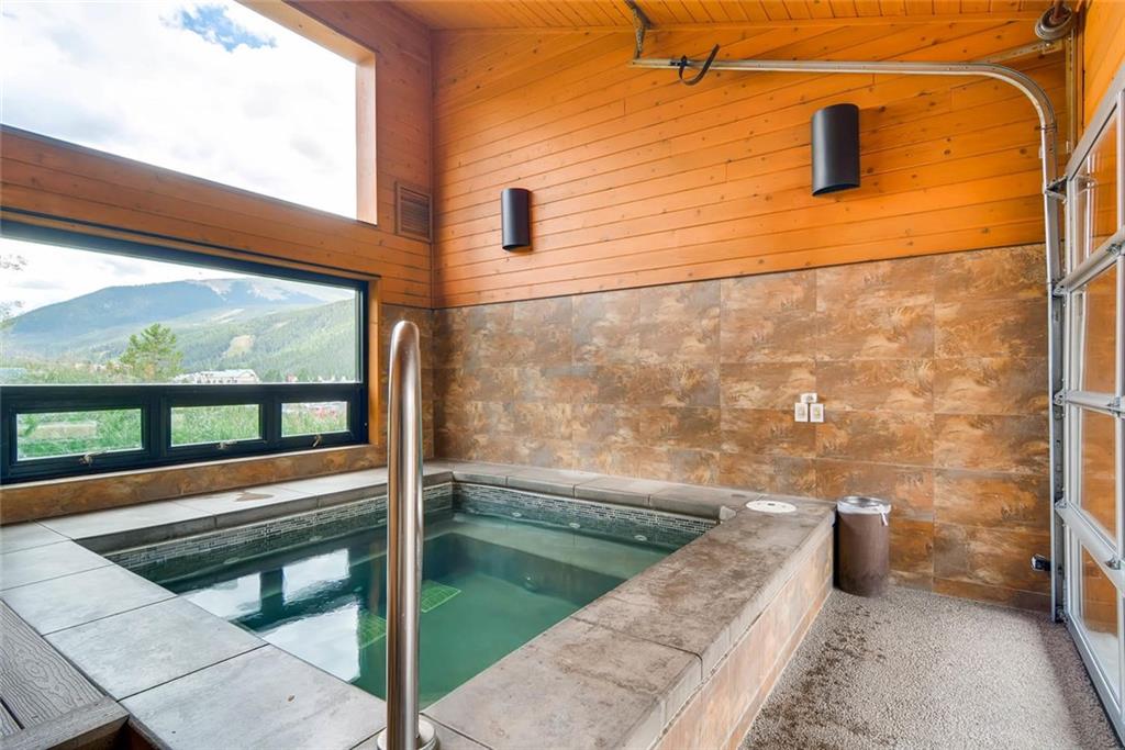 650 Tennis Club Road, Unit 1340 Keystone, CO 80435 - Photo 23 of 25 a view of a balcony with chairs