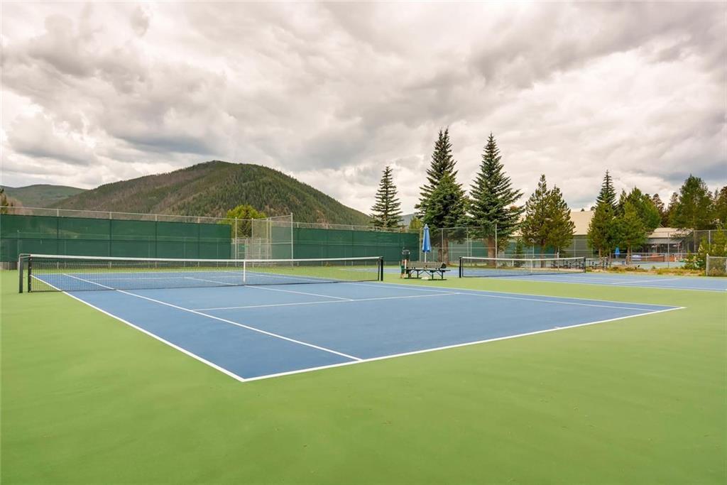 650 Tennis Club Road, Unit 1340 Keystone, CO 80435 - Photo 25 of 25 a view of a tennis court
