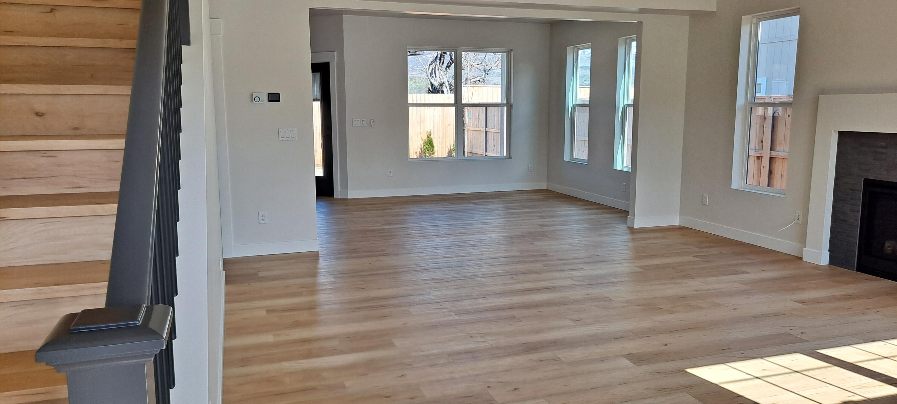 236 Samuel Lane Loop Road Phoenix, OR 97535 - Photo 2 of 30 20230326_150000