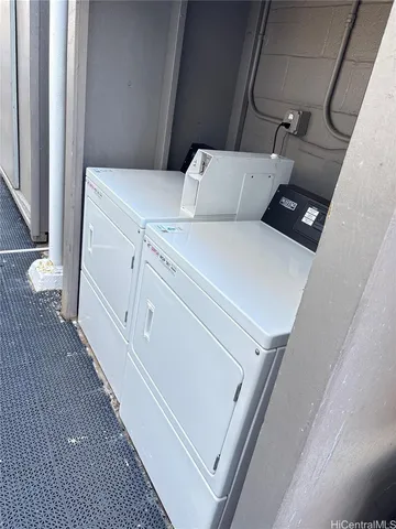 a view of utility room