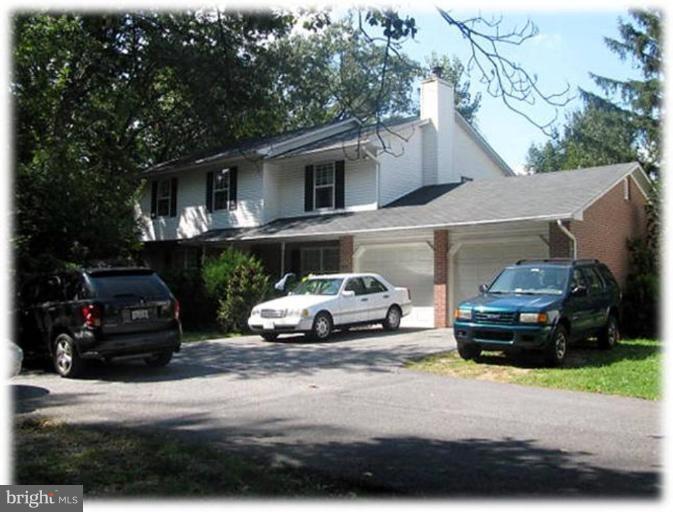 1348 North Rolling Road Baltimore, MD 21228 - Photo 1 of 1 Exterior (Front)