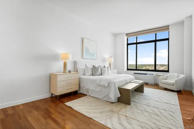 $1,670,000 | 10 City Place, Unit 29H, White Plains, NY 10601