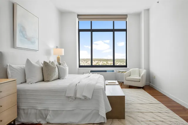 $1,670,000 | 10 City Place, Unit 29H, White Plains, NY 10601