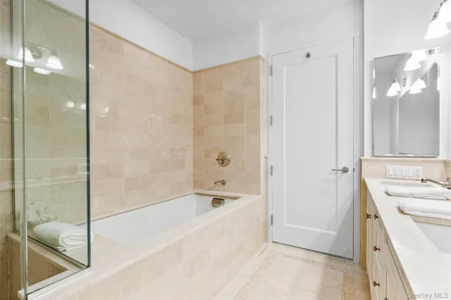 $1,670,000 | 10 City Place, Unit 29H, White Plains, NY 10601