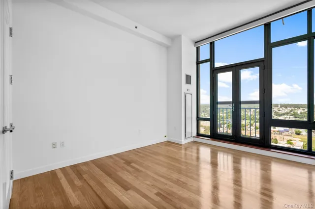 $1,670,000 | 10 City Place, Unit 29H, White Plains, NY 10601