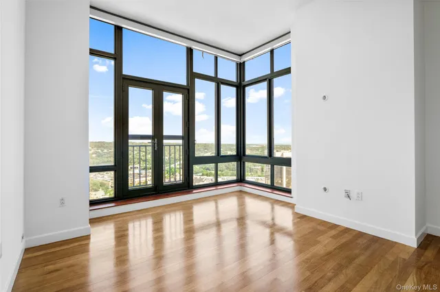 $1,670,000 | 10 City Place, Unit 29H, White Plains, NY 10601