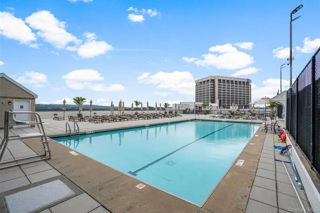 $1,670,000 | 10 City Place, Unit 29H, White Plains, NY 10601