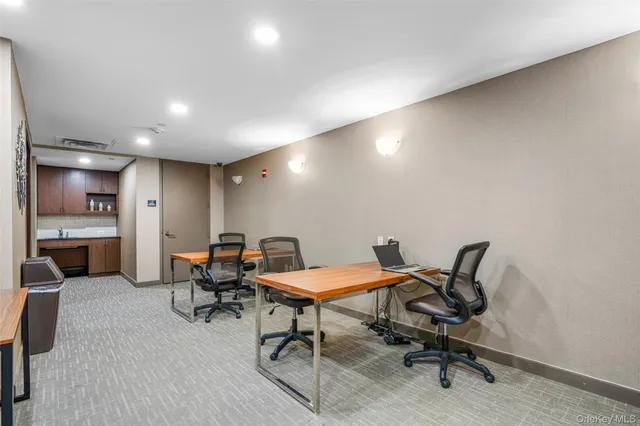 $1,595,000 | 10 City Place, Unit 29H, White Plains, NY 10601