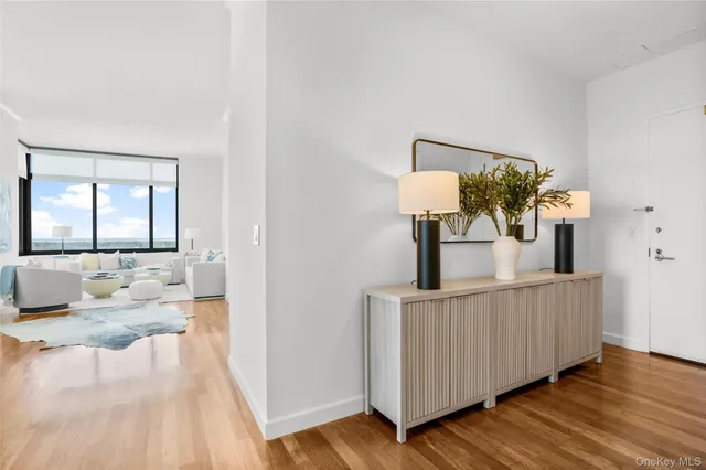 $1,670,000 | 10 City Place, Unit 29H, White Plains, NY 10601