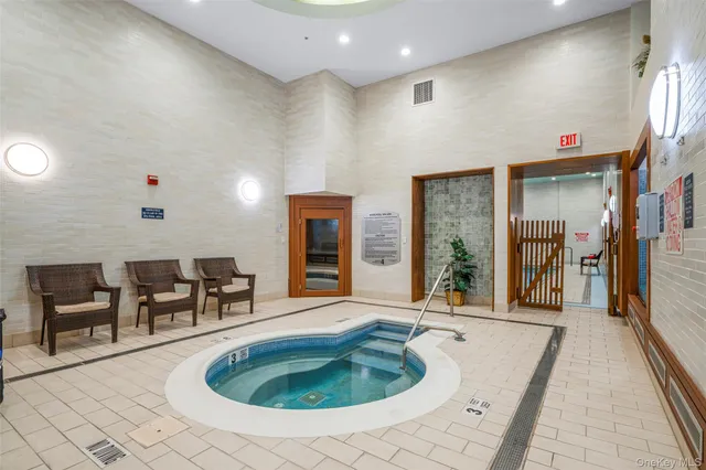 $1,670,000 | 10 City Place, Unit 29H, White Plains, NY 10601