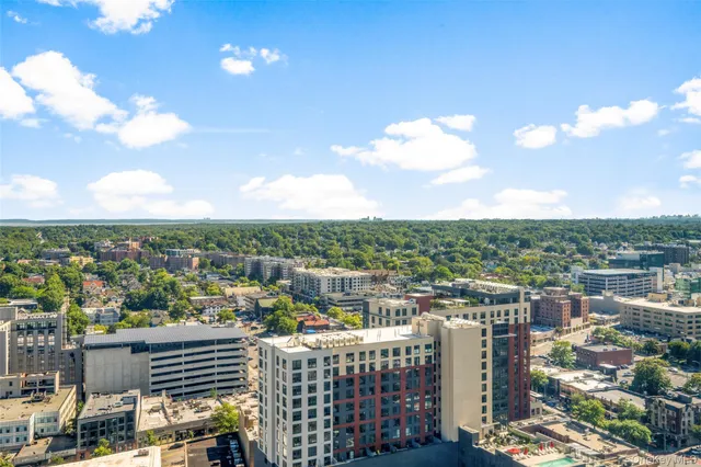 $1,670,000 | 10 City Place, Unit 29H, White Plains, NY 10601