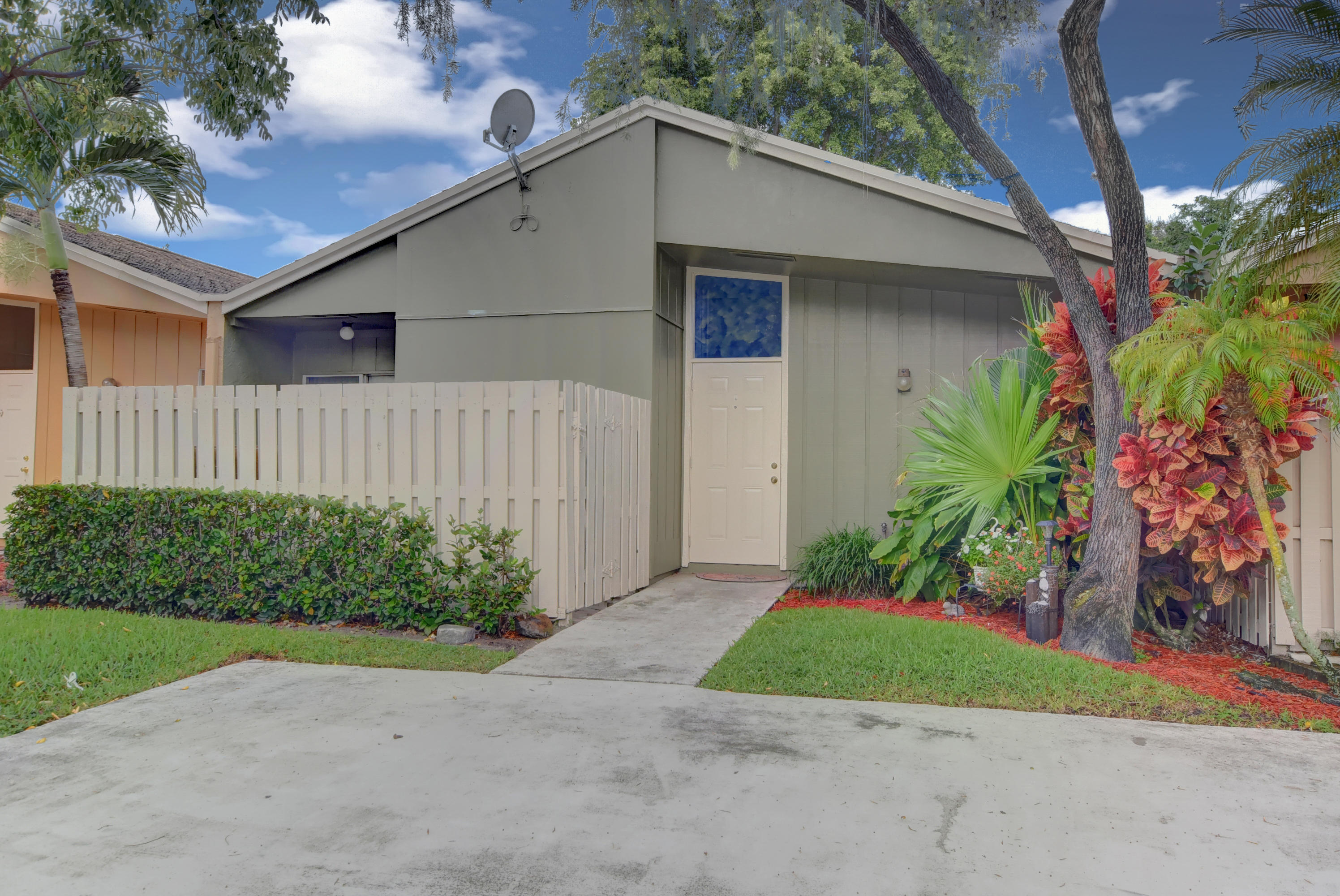 22291 Timberly Drive Boca Raton, FL 33428 - Photo 2 of 32 22291 Timberly Dr