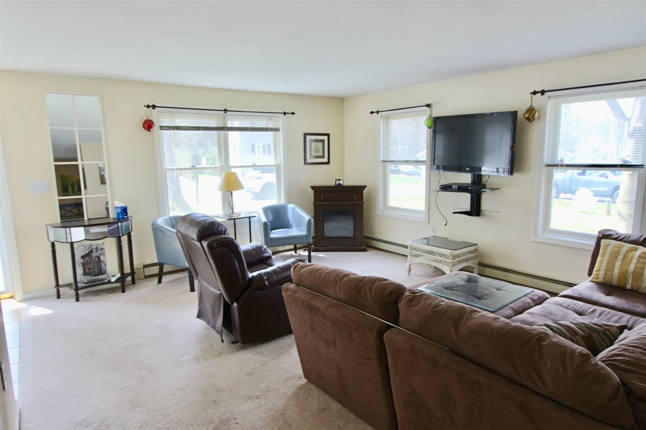4 Edward Lane Merrimack, NH 03054 - Photo 11 of 40