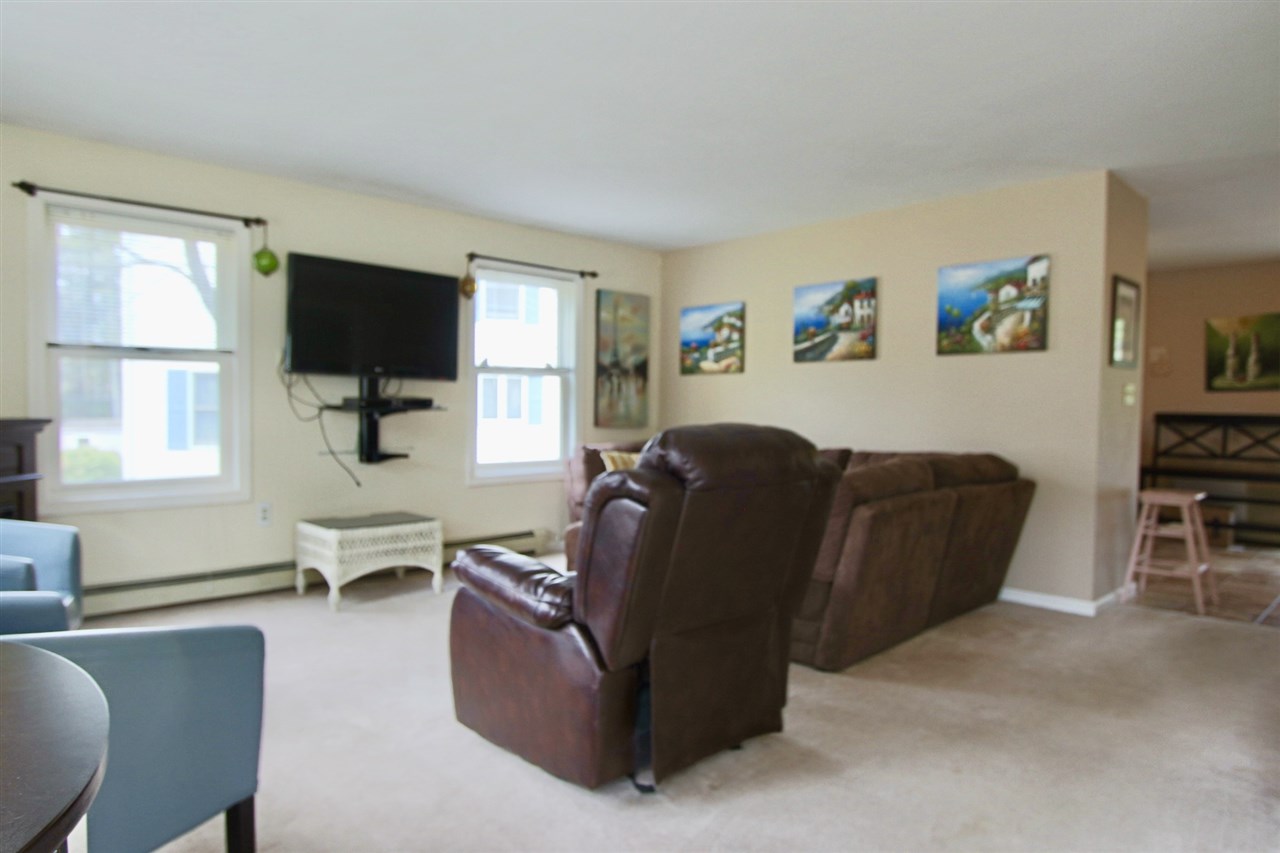 4 Edward Lane Merrimack, NH 03054 - Photo 10 of 40