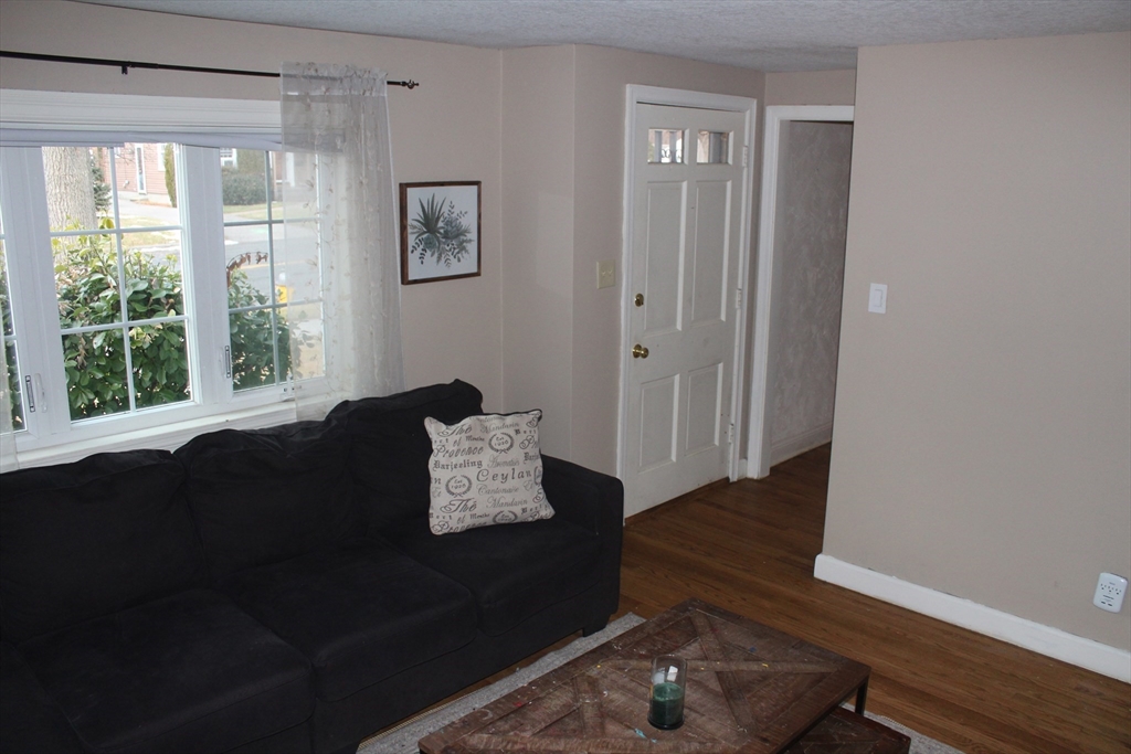 79 Roosevelt Avenue Springfield, MA 01118 - Photo 11 of 26