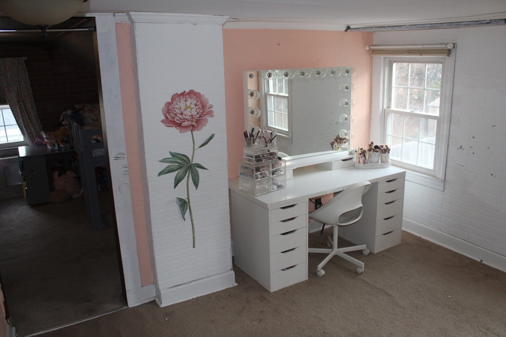 79 Roosevelt Avenue Springfield, MA 01118 - Photo 23 of 26