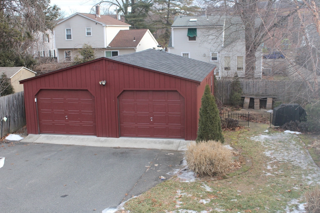 79 Roosevelt Avenue Springfield, MA 01118 - Photo 4 of 26