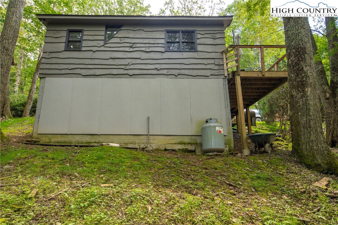 190 Bradley Court Boone, NC 28607 - Photo 24 of 28 a backyard of a house