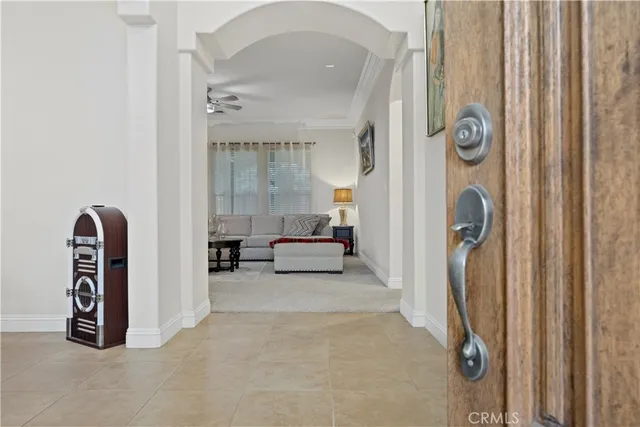 a view of livingroom with furniture
