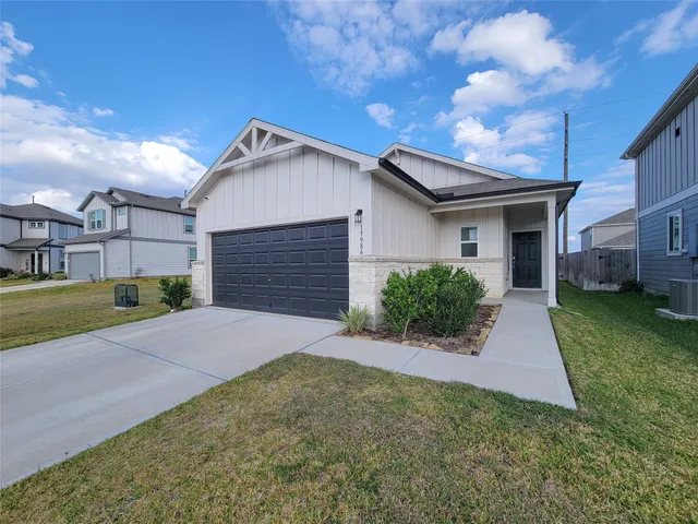 $1,825 | 17986 Plow Beam Drive, Hockley, TX 77447