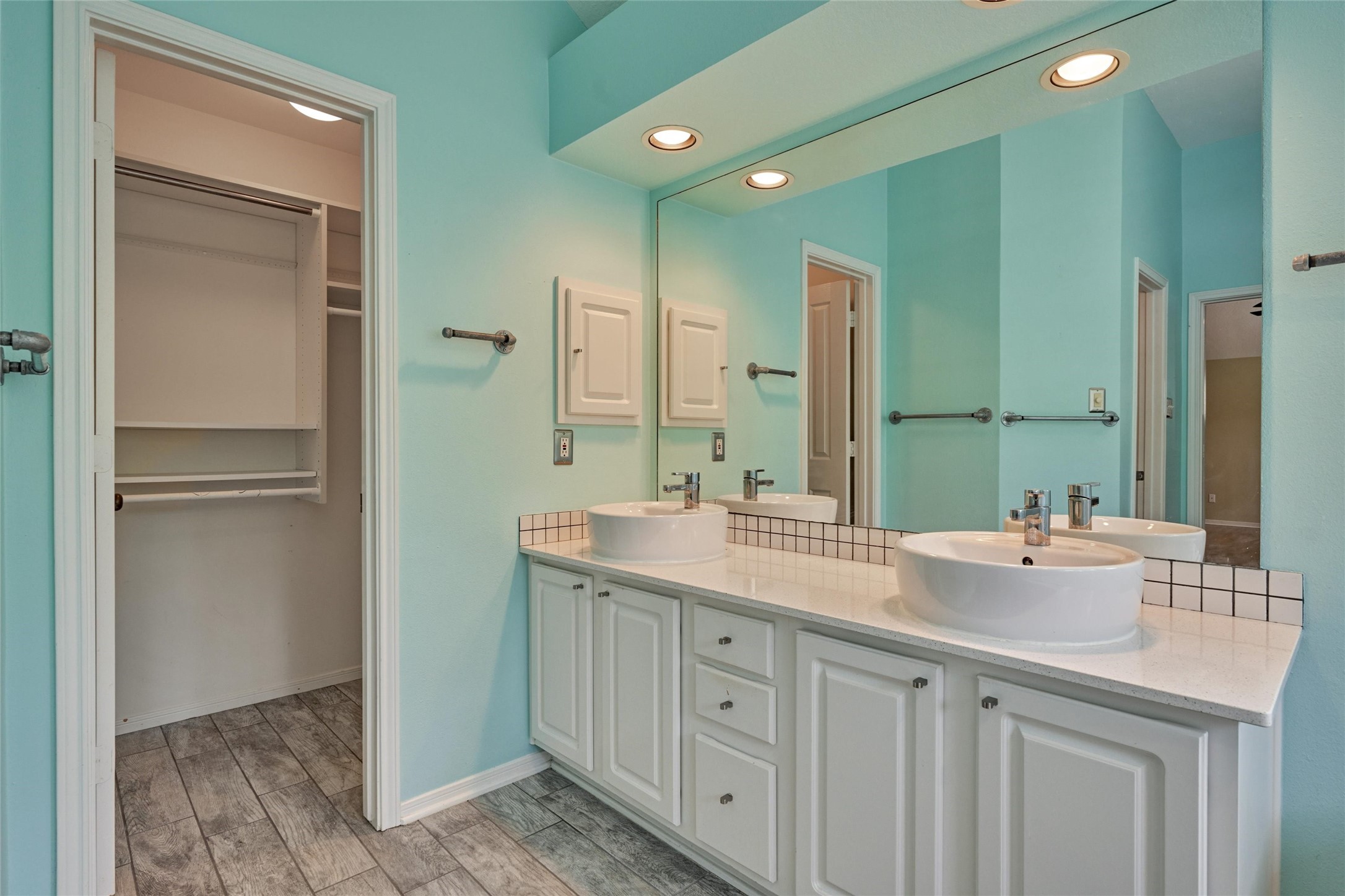 59 West Gaslight Place Spring, TX 77382 - Photo 40 of 47 Primary bath.
