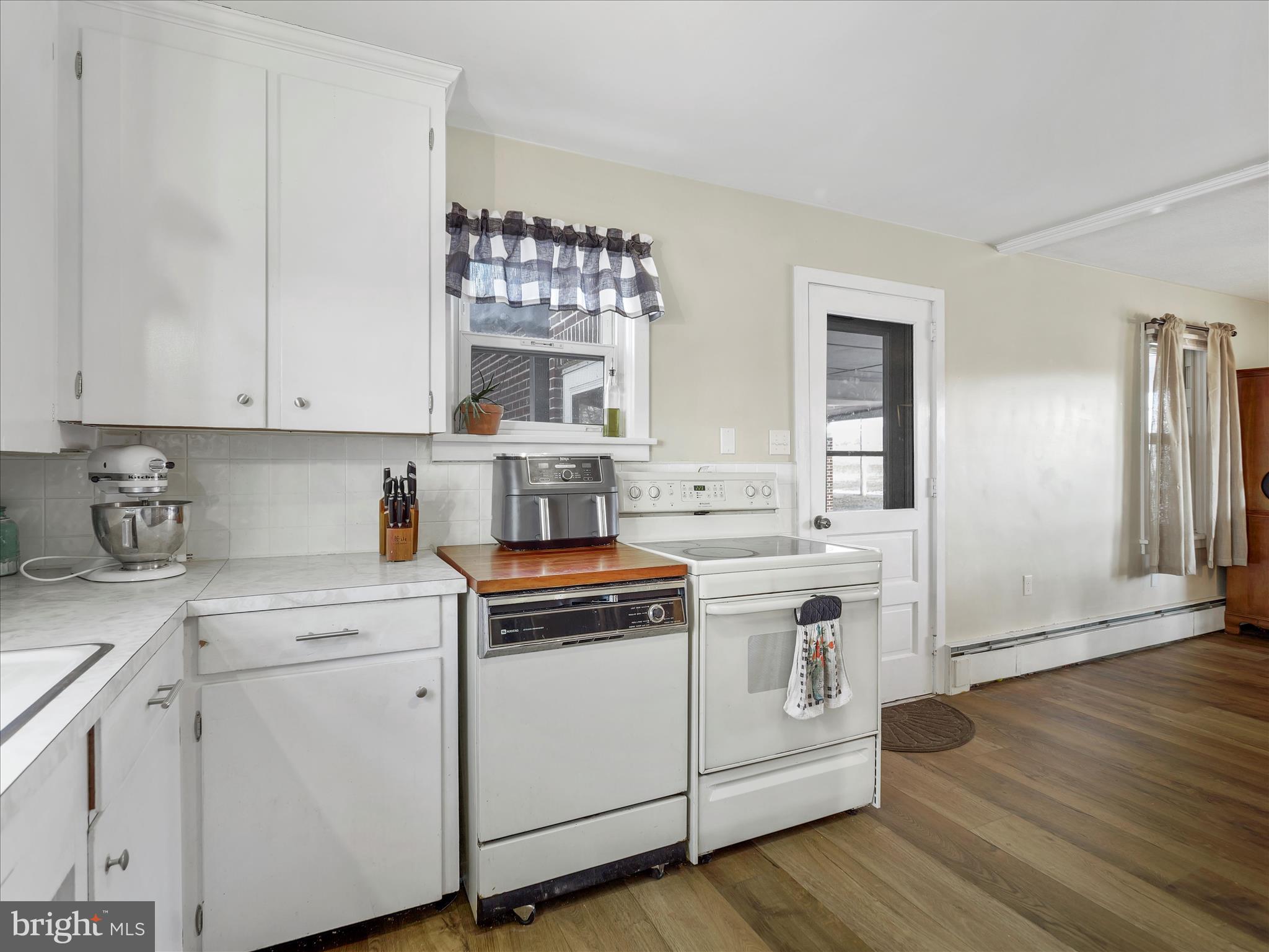 5871 Olde Scotland Road Shippensburg, PA 17257 - Photo 11 of 31 Kitchen