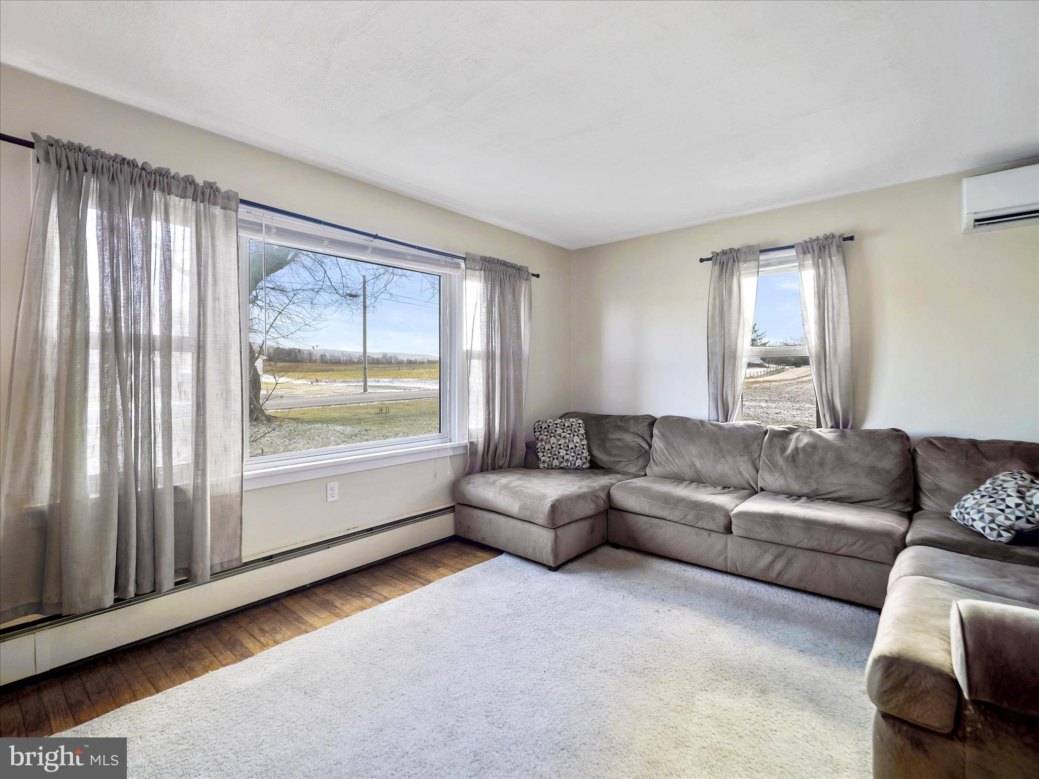 5871 Olde Scotland Road Shippensburg, PA 17257 - Photo 6 of 31 Living Room